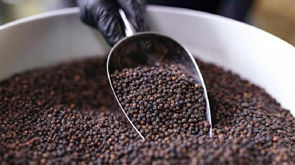 هل الفلفل الأسود يزيل بقع الجلد الداكنة ؟