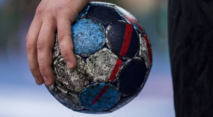 صورة حول : الأهلي يعين محمد طه مدربا لفريق كرة اليد الأهلي يعين محمد طه مدربا لفريق كرة اليد