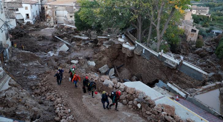 90 ضحية جراء فيضانات في شرق إسبانيا