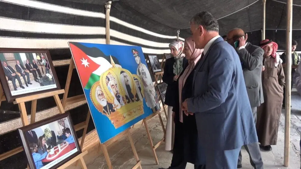 صورة حول : عاجل |إطلاق معرض يوثق إنجازات الملك على مدار 25 عامًا عاجل |إطلاق معرض يوثق إنجازات الملك على مدار 25 عامًا