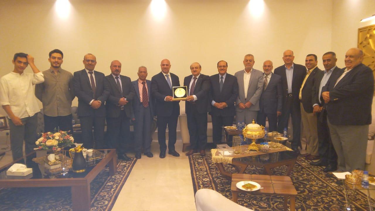 صورة حول : حزب البناء الوطني يكرم شخصيات وطنية تركت بصمات في مواقعها حزب البناء الوطني يكرم شخصيات وطنية تركت بصمات في مواقعها