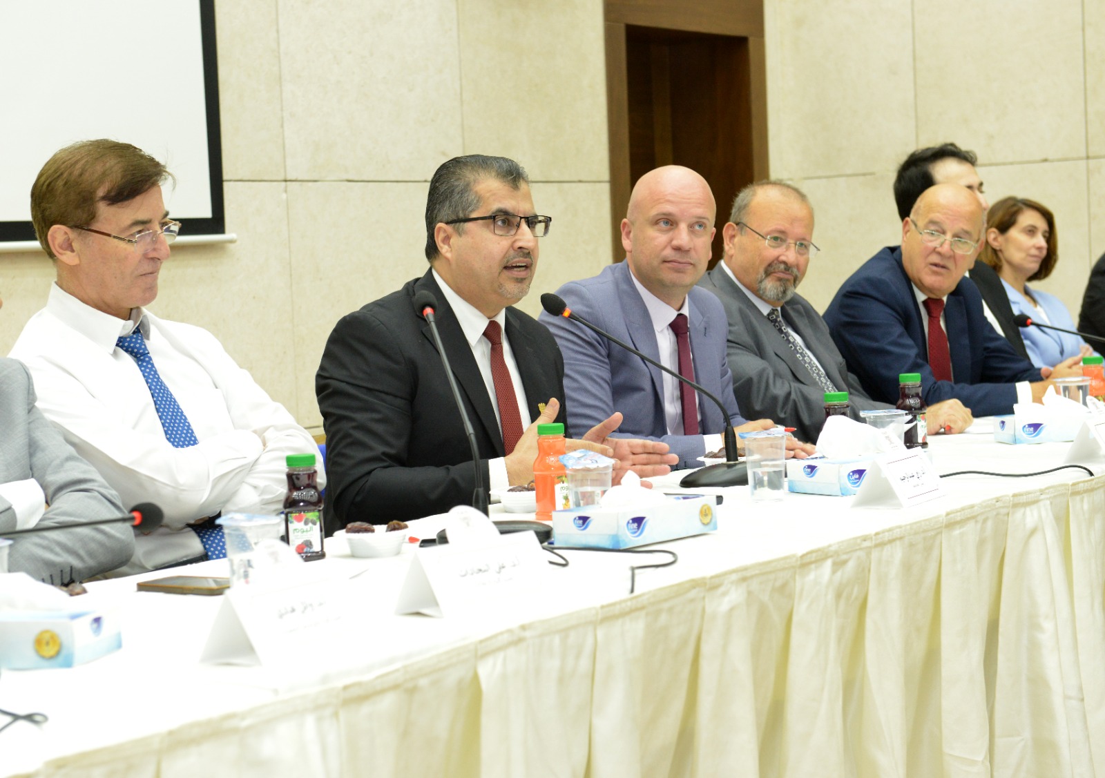 صورة حول : جامعة البترا تعقد اللقاء التنويري السنوي للترحيب بالطلبة الجدد للعام الجامعي 2024-2025 جامعة البترا تعقد اللقاء التنويري السنوي للترحيب بالطلبة الجدد للعام الجامعي 2024-2025