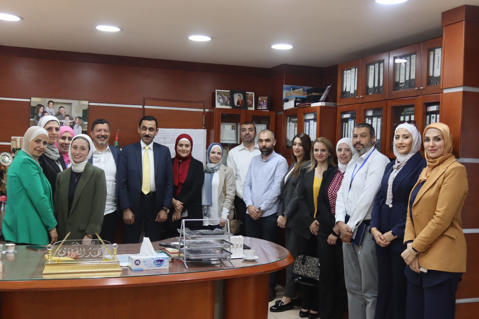 صورة حول : مدير عام مؤسسة الغذاء والدواء يتفقد خلال جولة ميدانية غير معلنة شركة سافي فارما للصناعات الدوائية مدير عام مؤسسة الغذاء والدواء يتفقد خلال جولة ميدانية غير معلنة شركة سافي فارما للصناعات الدوائية