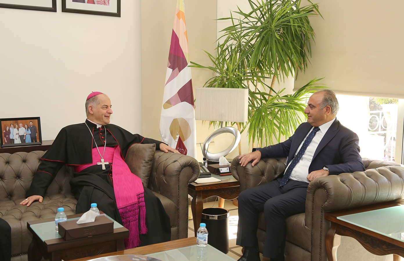 اجتماع بين أمين عمان وسفير الفاتيكان لتعزيز التعاون المشترك