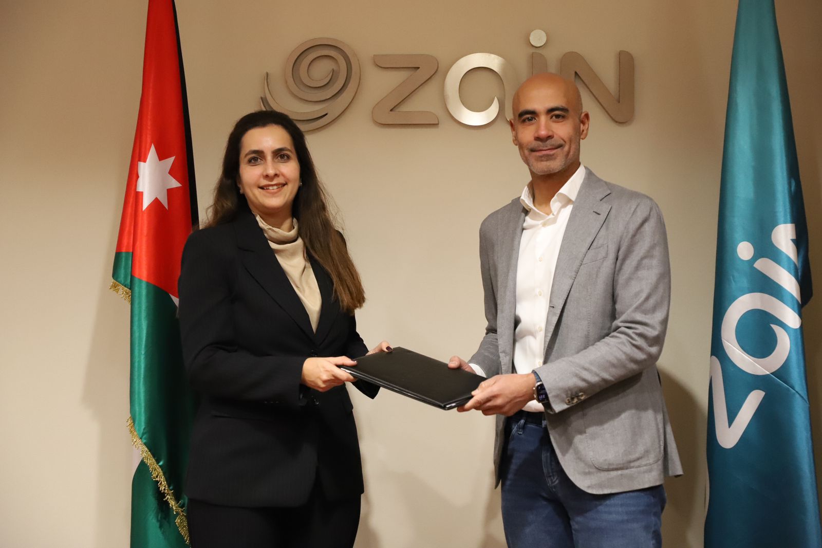 صورة حول : زين تواصل دعمها لمؤسسة نهر الأردن عبر تمكين المستفيدين زين تواصل دعمها لمؤسسة نهر الأردن عبر تمكين المستفيدين