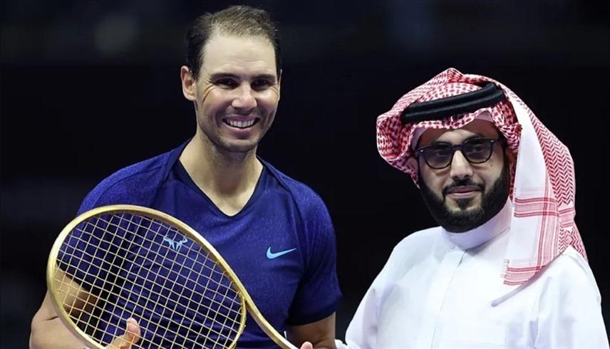 صورة حول : تركي آل الشيخ يمنح نادال مضرباً ذهبياً تركي آل الشيخ يمنح نادال مضرباً ذهبياً