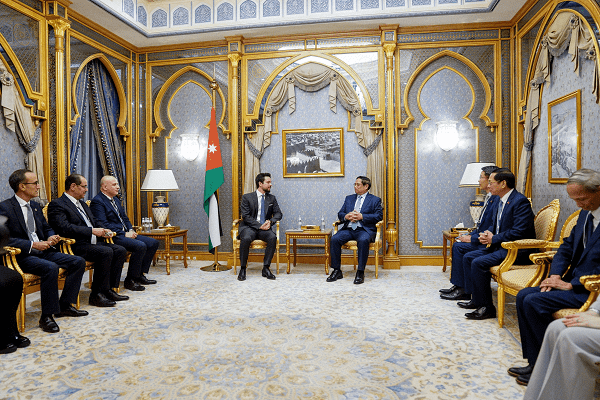 ولي العهد يلتقي رئيس الوزراء الفيتنامي