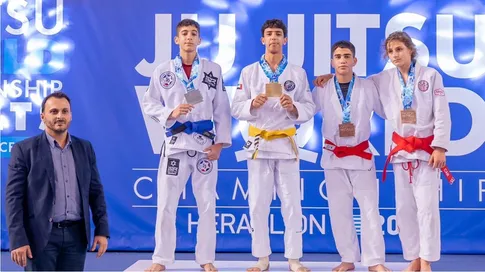 ما الحركة التى أدت الى سحب ميداليه لاعب إماراتي بعد فوزه على لاعب إسرائيلي(فيديو)