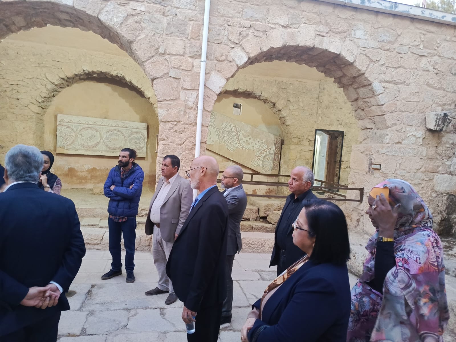 بالفيديو والصور ... شتيوي يكرم أعضاء اتحاد المجالس الاقتصادية والعربية في مطعم سياحي وينظم لهم جولة سياحية بمادبا