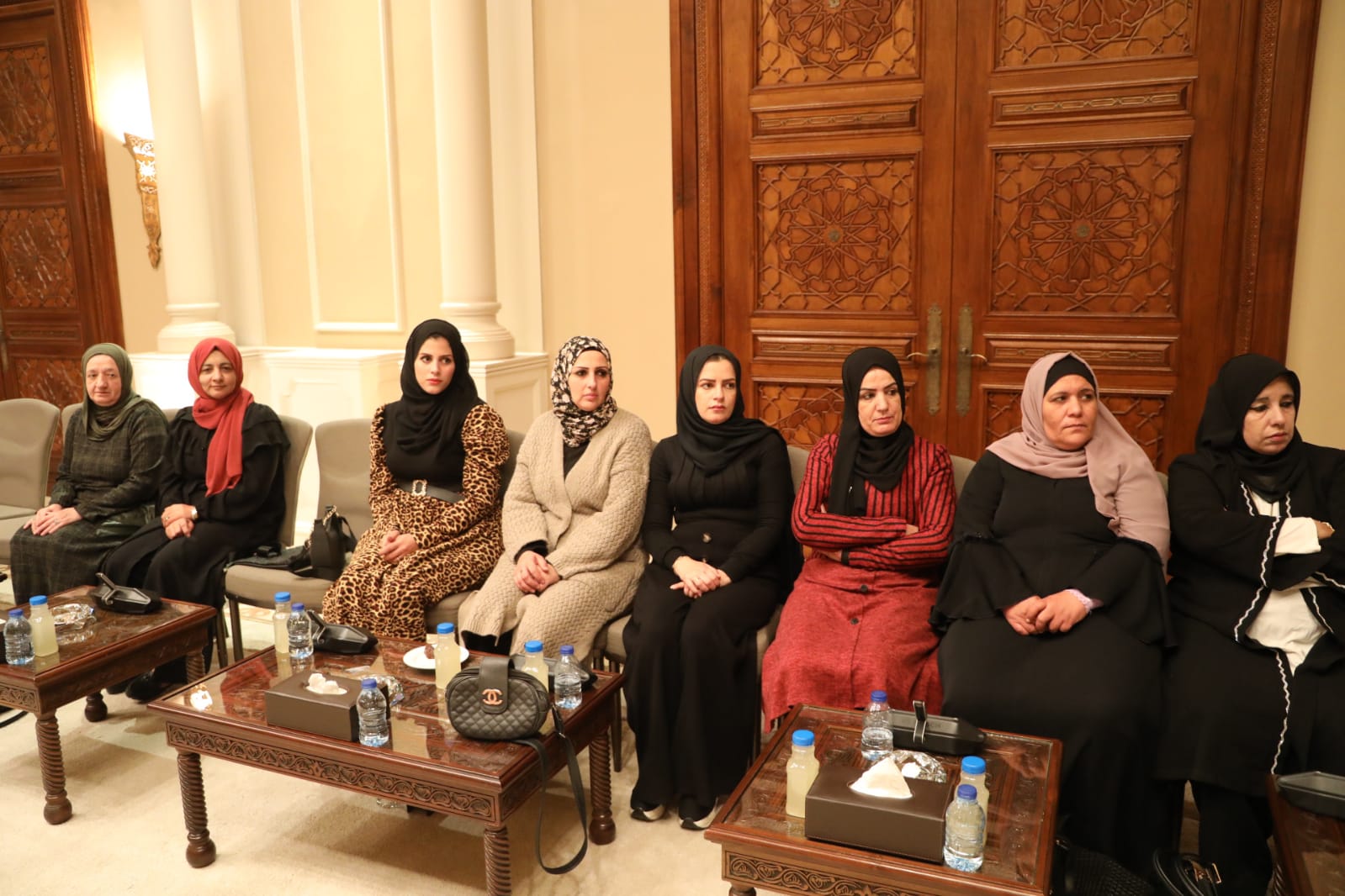 عاجل | رئيس الديوان الملكي الهاشمي يلتقي وفدا نسائيا من الزرقاء