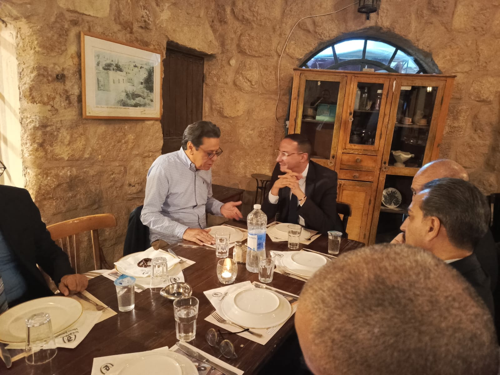 بالفيديو والصور ... شتيوي يكرم أعضاء اتحاد المجالس الاقتصادية والعربية في مطعم سياحي وينظم لهم جولة سياحية بمادبا