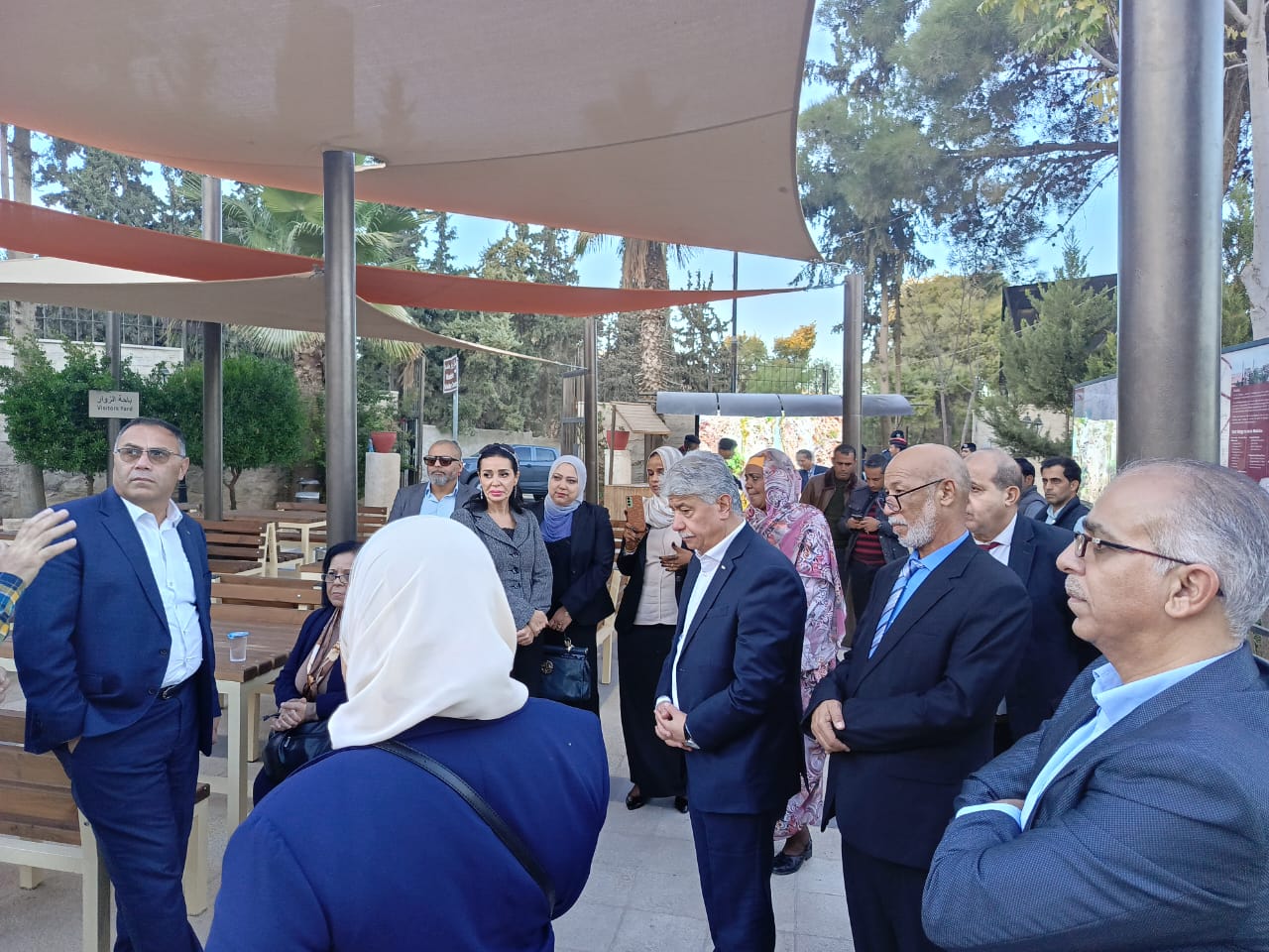 بالفيديو والصور ... شتيوي يكرم أعضاء اتحاد المجالس الاقتصادية والعربية في مطعم سياحي وينظم لهم جولة سياحية بمادبا