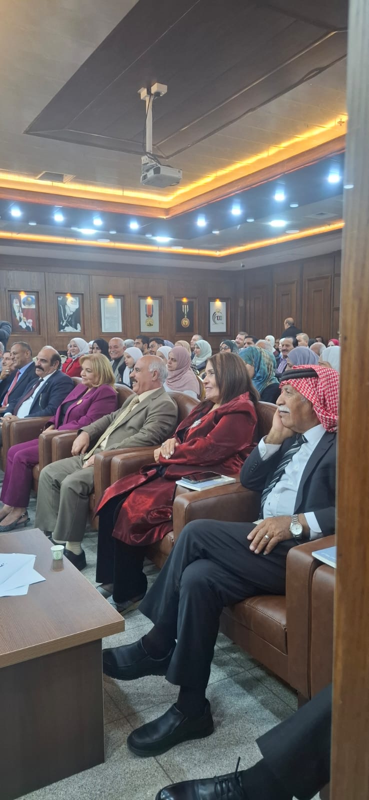 الشريفة بدور ترعى اشهار كتاب للكاتبة شريفة الشواورة بالمكتبة الوطنية