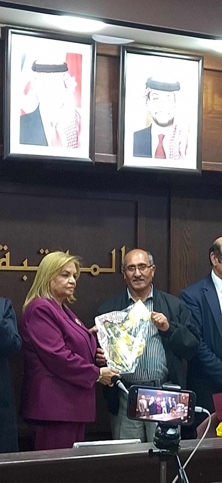 الشريفة بدور ترعى اشهار كتاب للكاتبة شريفة الشواورة بالمكتبة الوطنية