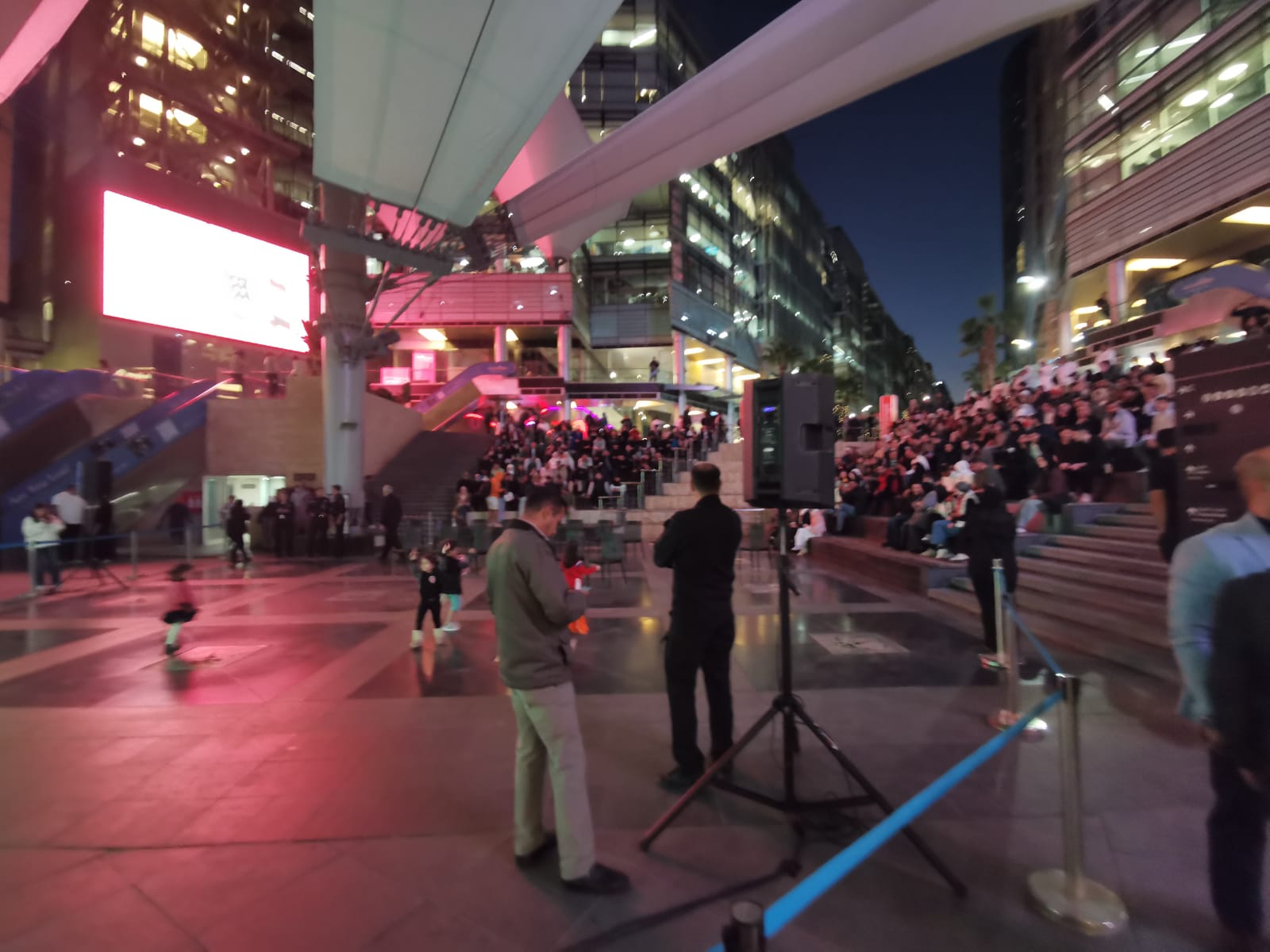 الجمهور الاردني ينتظر مباراه النشامى على شاشات بوليفارد العبدلي