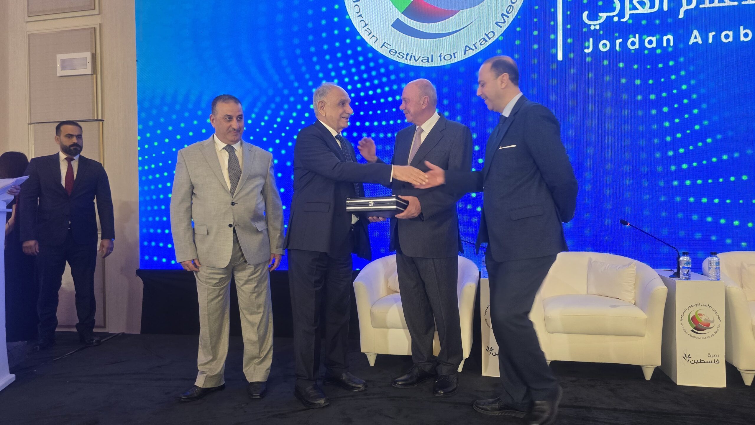 صورة حول : المومني يفتتح الدورة الخامسة لمهرجان الأردن للإعلام العربي المومني يفتتح الدورة الخامسة لمهرجان الأردن للإعلام العربي