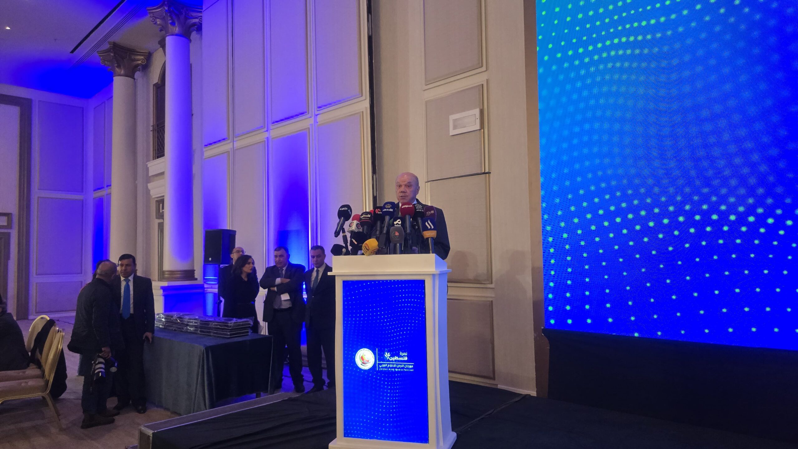 صورة حول : المومني يفتتح الدورة الخامسة لمهرجان الأردن للإعلام العربي المومني يفتتح الدورة الخامسة لمهرجان الأردن للإعلام العربي