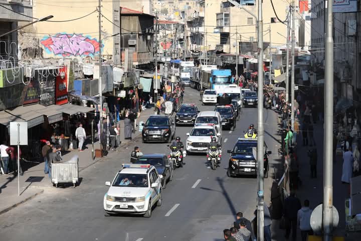 بالفيديو: قافلة المساعدات الأردنية إلى غزة: نبض الإنسانية في وجه الألم