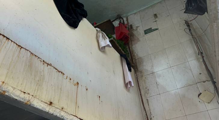 عاجل | حملة واسعة في إربد تغلق محال مخالفة (بالصور)