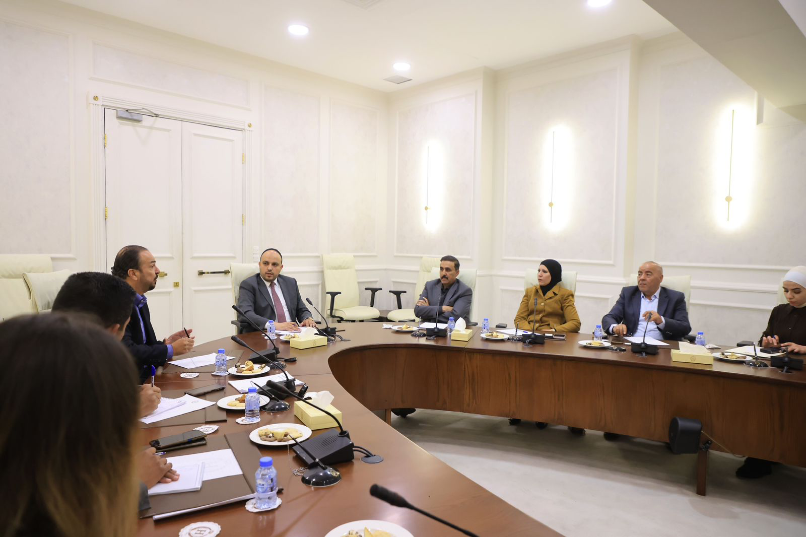 صورة حول : الشديفات يشدد على تطوير الحركة الشبابية والرياضية الشديفات يشدد على تطوير الحركة الشبابية والرياضية