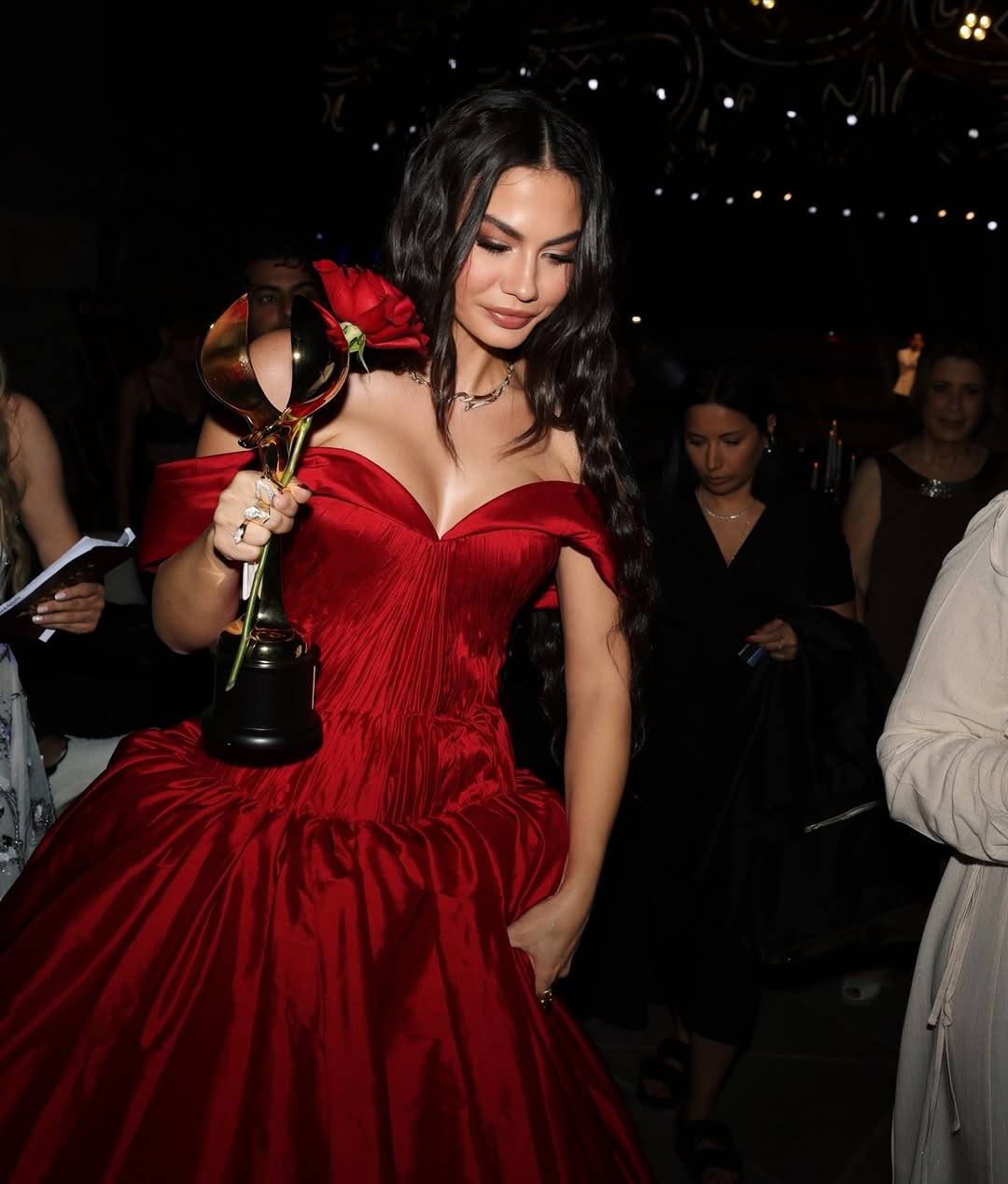 صورة حول : أبرز أحداث “ضيافة”: ديميت أوزديمير تتحدث بالعربية وتعثّر لطيفة وهدية سلافة معمار أبرز أحداث “ضيافة”: ديميت أوزديمير تتحدث بالعربية وتعثّر لطيفة وهدية سلافة معمار