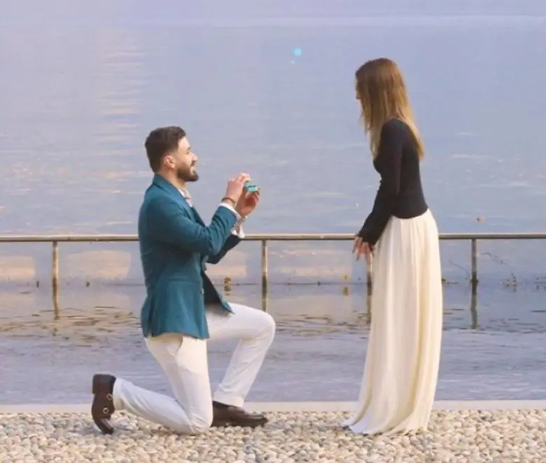 صورة حول : هل كان إعلان أسامة مروة عن خطوبته مفاجأة للجميع؟ هل كان إعلان أسامة مروة عن خطوبته مفاجأة للجميع؟