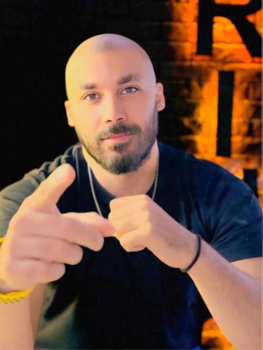 صورة حول : الفنان الاردني محمد قويدر يعتزل الفن نهائياً الفنان الاردني محمد قويدر يعتزل الفن نهائياً