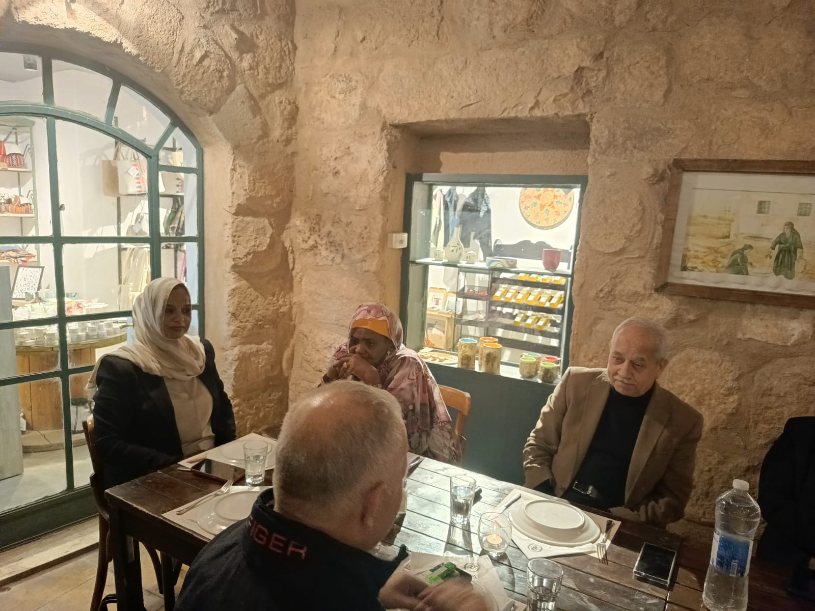 بالفيديو والصور ... شتيوي يكرم أعضاء اتحاد المجالس الاقتصادية والعربية في مطعم سياحي وينظم لهم جولة سياحية بمادبا