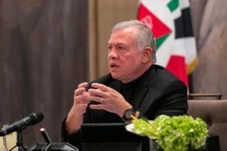 الملك والرئيس الفنلندي يؤكدان أهمية الحلول الدبلوماسية