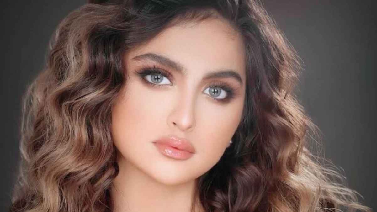 بسبب شخص ..حلا الترك تعلن عن نيتها في ارتداء الحجاب