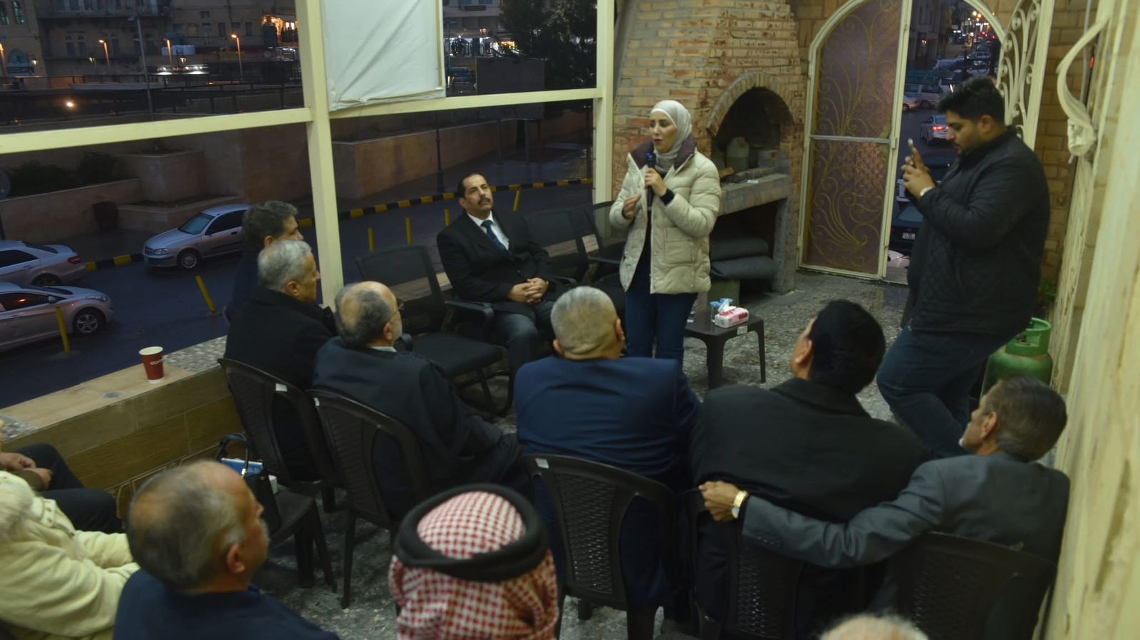 نواب حزب الاتحاد الوطني الأردني يلتقون أعضاء الحزب لمناقشة القضايا الوطنية