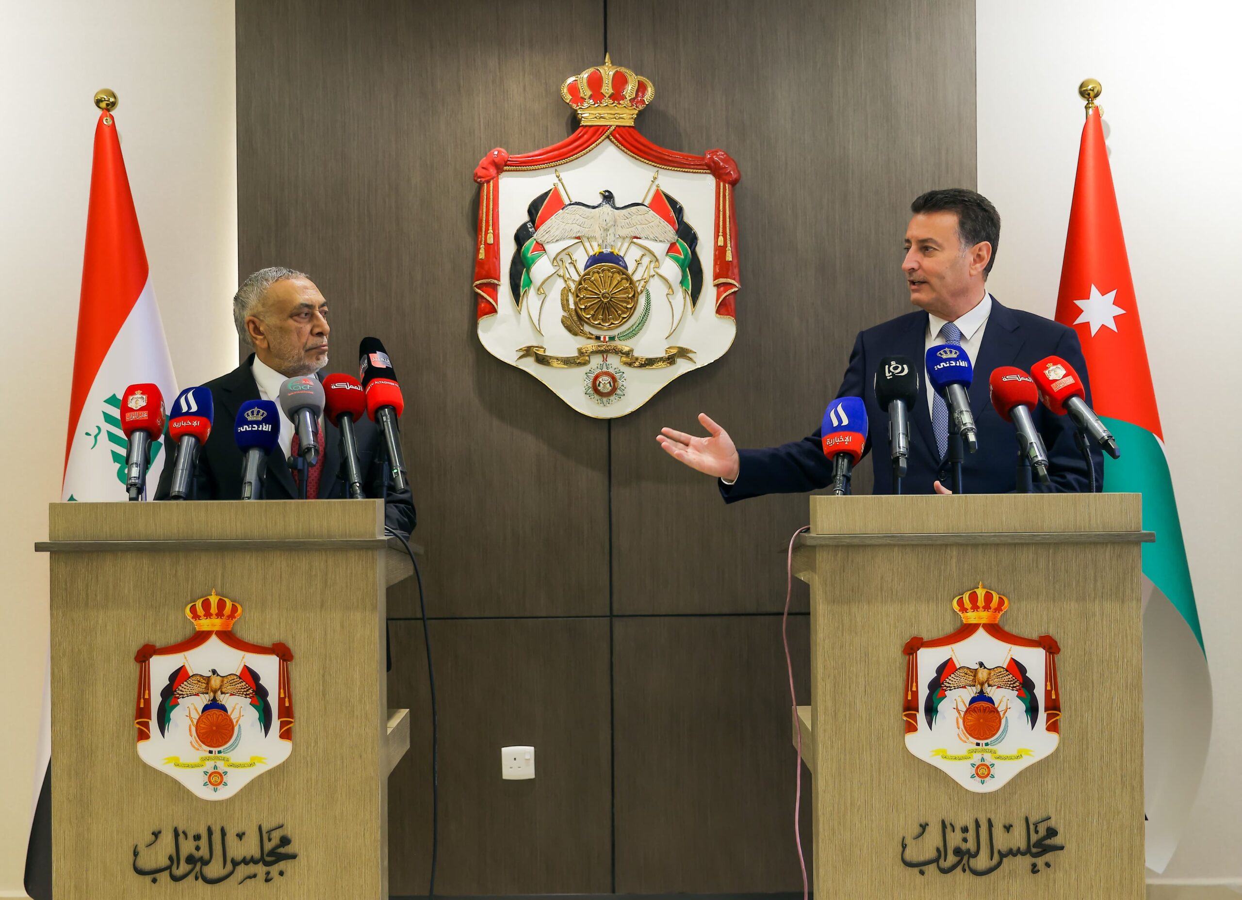 صورة حول : عاجل | الصفدي والمشهداني يجريان مباحثات برلمانية أردنية عراقية مشتركة عاجل | الصفدي والمشهداني يجريان مباحثات برلمانية أردنية عراقية مشتركة