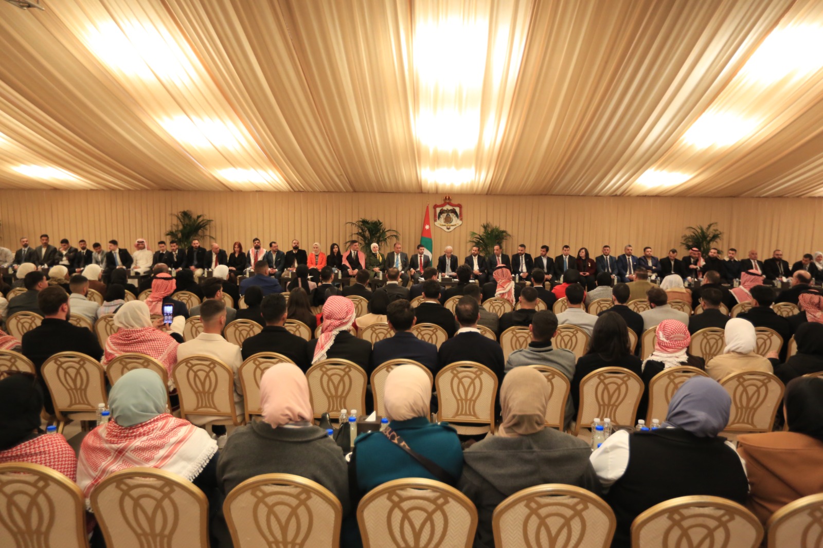 صورة حول : عاجل | العيسوي: الحضور الإنساني الأردني نقطة مضيئة في قلب المنطقة ورسالة أمل لشعوبها عاجل | العيسوي: الحضور الإنساني الأردني نقطة مضيئة في قلب المنطقة ورسالة أمل لشعوبها