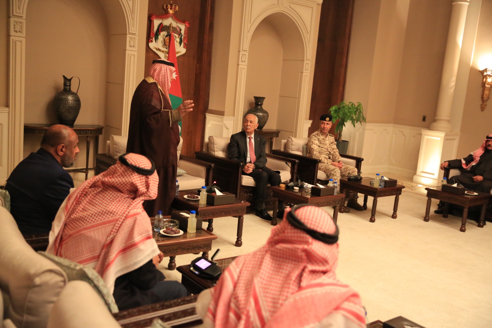 العيسوي: الملك يواصل جهوده المكثفة لإسناد الاشقاء الفلسطينيين سياسا وإنسانيا