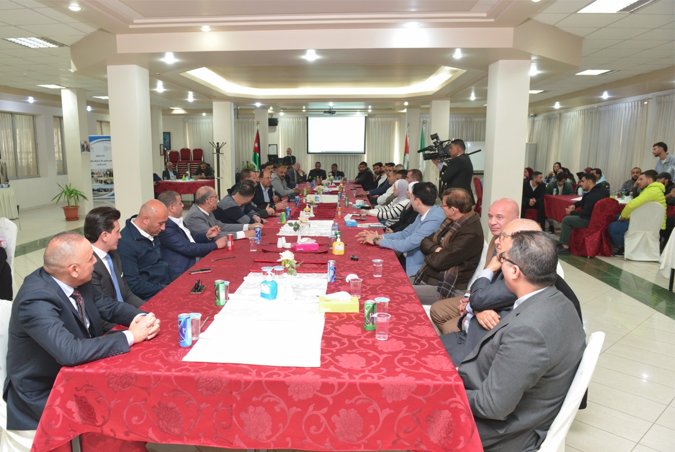 صورة حول : جامعة البترا تكرم خريجيها من الرياضيين والعاملين في القطاع الرياضي جامعة البترا تكرم خريجيها من الرياضيين والعاملين في القطاع الرياضي