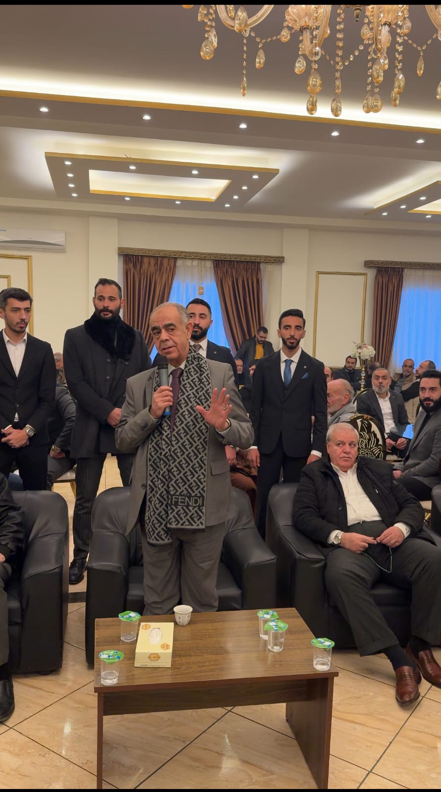 صورة حول : الحلايقة والغزاوي نسايب.. معالي محمد الحلايقة طلب وسعادة علي الغزاوي أعطى الحلايقة والغزاوي نسايب.. معالي محمد الحلايقة طلب وسعادة علي الغزاوي أعطى