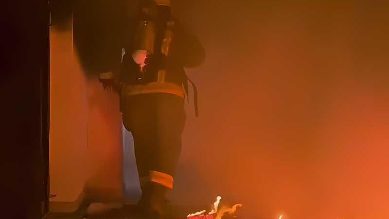 عاجل | وفاة ٧ أفراد من عائلة سعودية بسبب شاحن موبايل