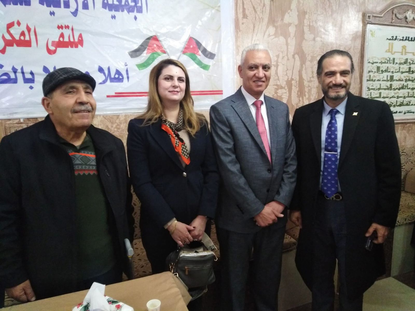 صورة حول : الحياري و العموش في حوارية سياسية حول الوحدة الوطنيه الحياري و العموش في حوارية سياسية حول الوحدة الوطنيه