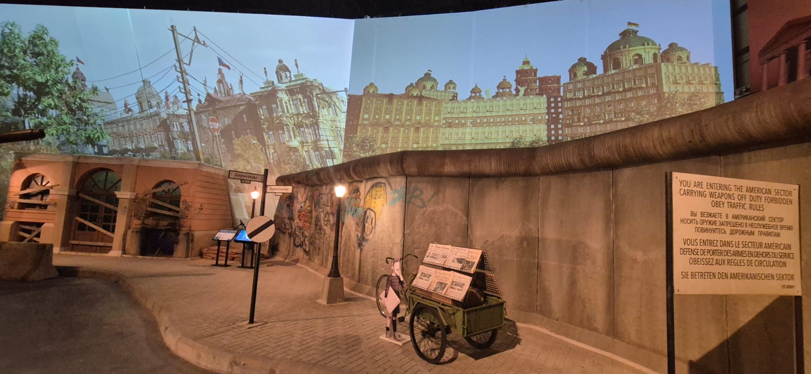 متحف الدبابات الملكي يفتتح قاعة "تجربة الحرب الباردة" الجديدة