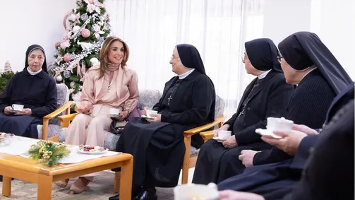 صورة حول : عاجل| الملكة رانيا تزور بيت الزيارة وتهنئ بعيد الميلاد المجيد عاجل| الملكة رانيا تزور بيت الزيارة وتهنئ بعيد الميلاد المجيد