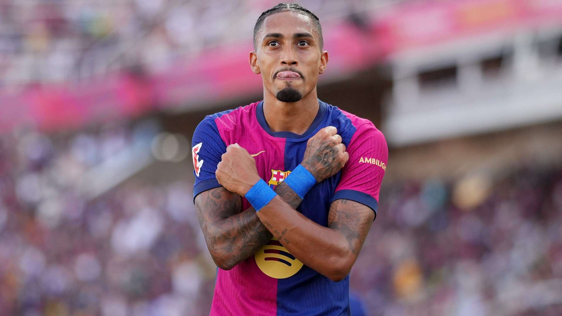 تحسباً لرحيل صلاح .. ليفربول يتواصل مع اللاعب الاسباني رافينيا للتعاقد معه