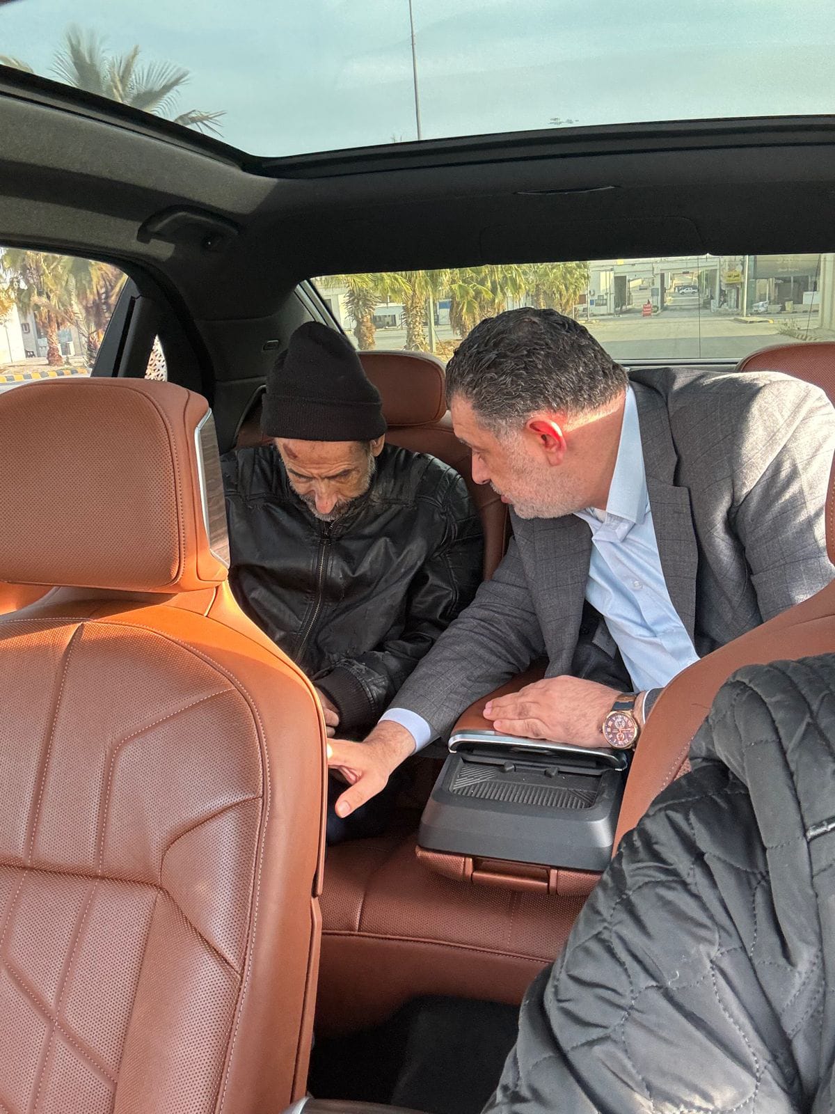 صورة حول : نضال البطاينة : رسميا الشخص ليس إبننا أسامة ولكننا ملتزمين برعايته وإيجاد عائلته نضال البطاينة : رسميا الشخص ليس إبننا أسامة ولكننا ملتزمين برعايته وإيجاد عائلته