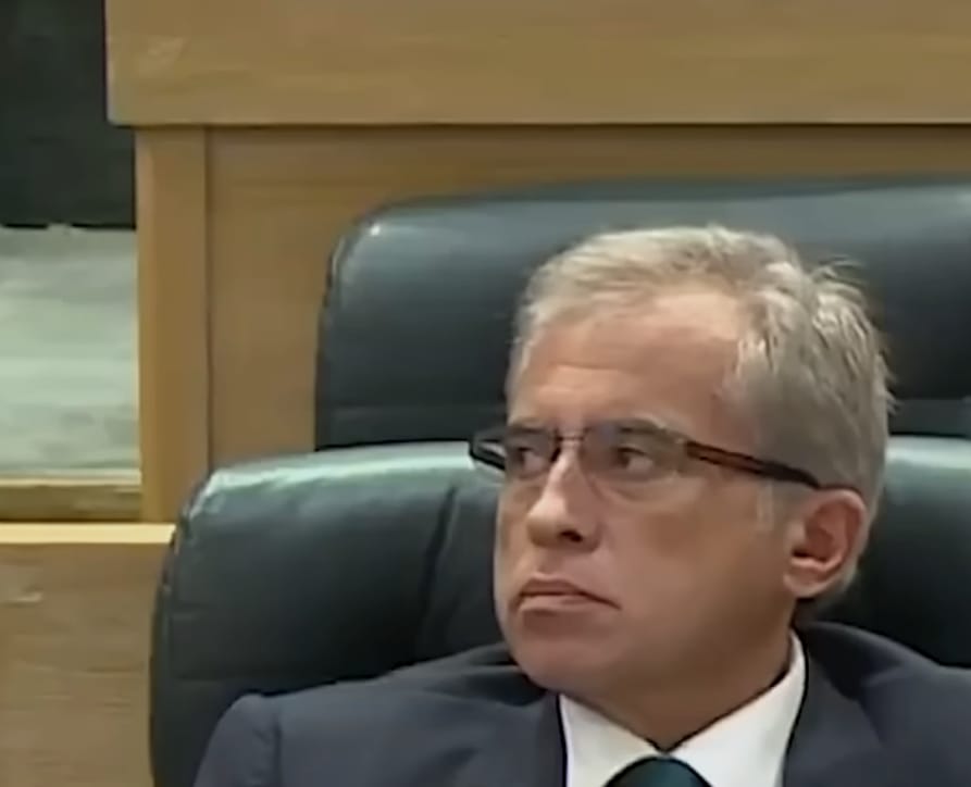 صورة حول : على طاولة رئيس الحكومة ( أين تحويشة موظفي أمانة عمان) على طاولة رئيس الحكومة ( أين تحويشة موظفي أمانة عمان)