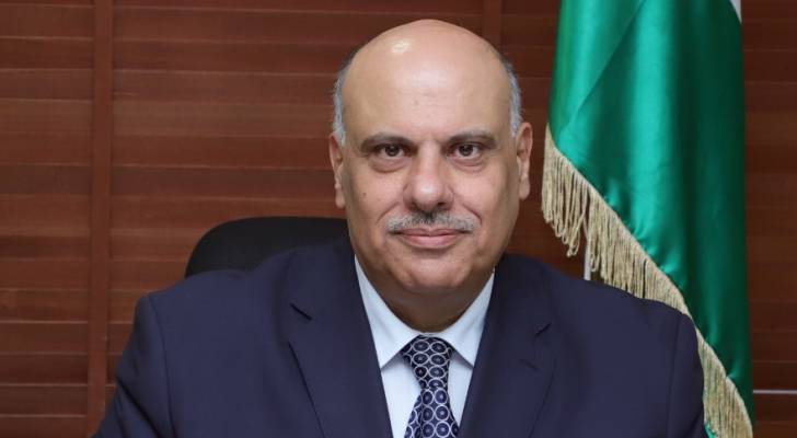 عاجل | رئيس هيئة الخدمة والإدارة العامة "الناصر" يحيل نفسه للتقاعد