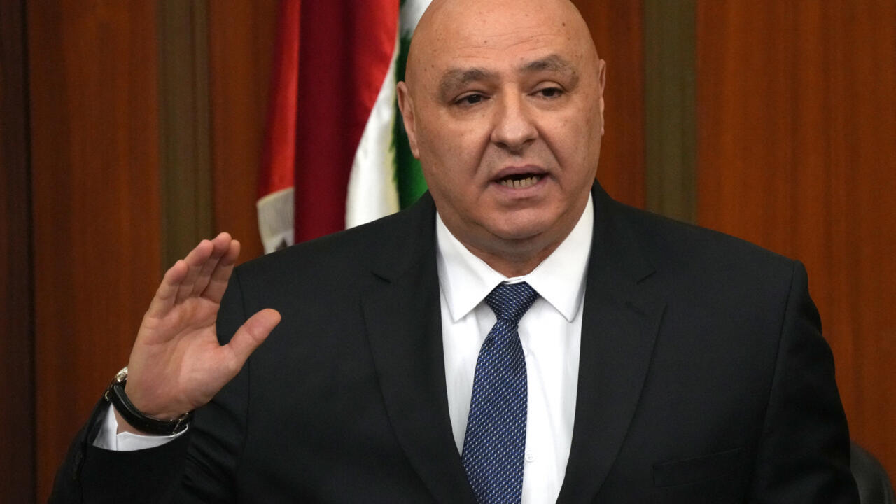 صورة حول : عون: إسرائيل يجب أن تنسحب بالكامل من الأراضي اللبنانية عون: إسرائيل يجب أن تنسحب بالكامل من الأراضي اللبنانية