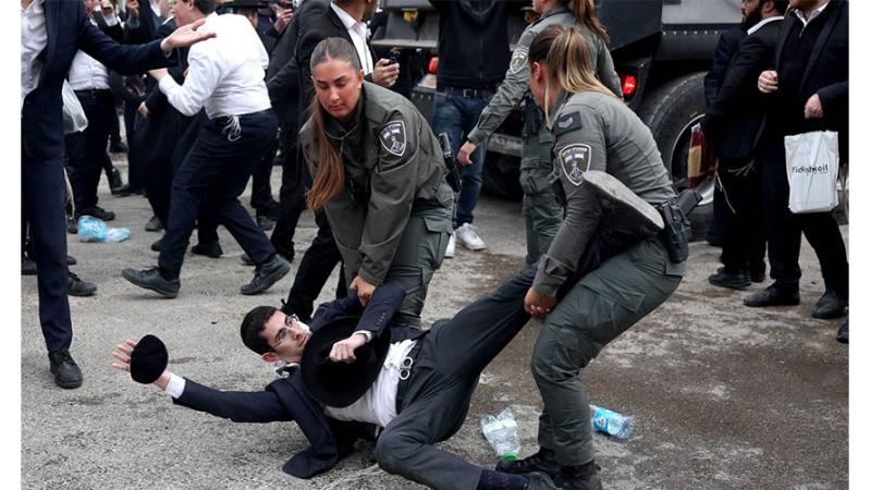 اعتقال 3 متدينين يهود بعد هجوم عنيف على ضابطين في الجيش الإسرائيلي