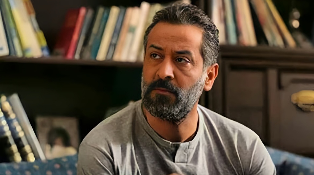 عمايري يتعرض للضرب وابنته تكشف التفاصيل