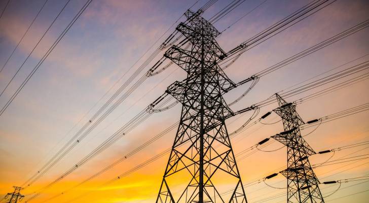 فصل الكهرباء عن مناطق واسعة في الاردن ( اسماء)