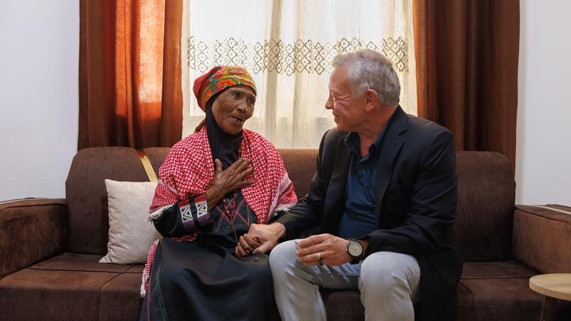 صورة حول : عاجل | مشهد مهيب للملك الإنسان .. فيديو وصور عاجل | مشهد مهيب للملك الإنسان .. فيديو وصور