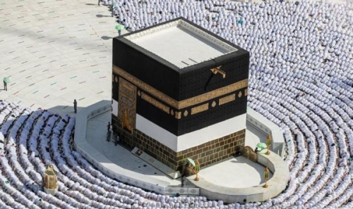 بينالي 2025 يعرض كسوة الكعبة خارج مكة